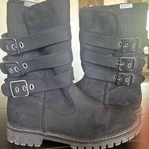 SOLD!! Roxy Boots Size 9